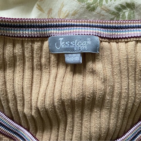 2000s Style Sweater - Picture 4 of 4